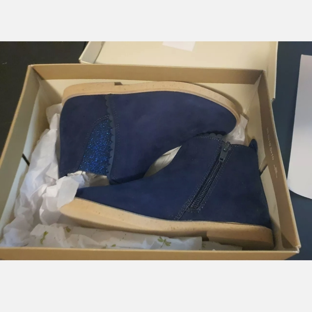 tucker+tate ttelle-fab navy faux suede 13m